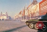 Standbild armor Parade Moskau Russland Sowjetunion, 1974, aus Sekunde 59 historischem Filmmaterial Videoclip 65675059490