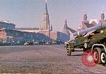 Standbild armor Parade Moskau Russland Sowjetunion, 1974, aus Sekunde 18 historischem Filmmaterial Videoclip 65675059491