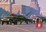 Standbild armor Parade Moskau Russland Sowjetunion, 1974, aus Sekunde 41 historischem Filmmaterial Videoclip 65675059491