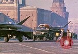 Standbild armor Parade Moskau Russland Sowjetunion, 1974, aus Sekunde 44 historischem Filmmaterial Videoclip 65675059491