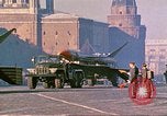 Standbild armor Parade Moskau Russland Sowjetunion, 1974, aus Sekunde 46 historischem Filmmaterial Videoclip 65675059491
