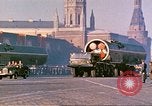 Standbild armor Parade Moskau Russland Sowjetunion, 1974, aus Sekunde 57 historischem Filmmaterial Videoclip 65675059491