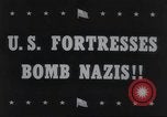 Standbild American 8th Air Force B-17 Bombers erste schwere Tageslicht-Bombardierung raid England, Vereinigtes Königreich, 1942, aus Sekunde 5 historischem Filmmaterial Videoclip 65675059496