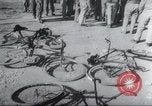 Standbild American 8th Air Force B-17 Bombers erste schwere Tageslicht-Bombardierung raid England, Vereinigtes Königreich, 1942, aus Sekunde 33 historischem Filmmaterial Videoclip 65675059496