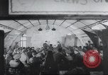 Standbild American 8th Air Force B-17 Bombers erste schwere Tageslicht-Bombardierung raid England, Vereinigtes Königreich, 1942, aus Sekunde 38 historischem Filmmaterial Videoclip 65675059496