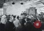 Standbild American 8th Air Force B-17 Bombers erste schwere Tageslicht-Bombardierung raid England, Vereinigtes Königreich, 1942, aus Sekunde 42 historischem Filmmaterial Videoclip 65675059496