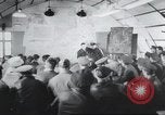 Standbild American 8th Air Force B-17 Bombers erste schwere Tageslicht-Bombardierung raid England, Vereinigtes Königreich, 1942, aus Sekunde 46 historischem Filmmaterial Videoclip 65675059496