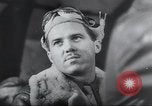 Standbild American 8th Air Force B-17 Bombers erste schwere Tageslicht-Bombardierung raid England, Vereinigtes Königreich, 1942, aus Sekunde 53 historischem Filmmaterial Videoclip 65675059496