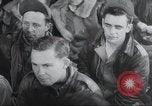 Standbild American 8th Air Force B-17 Bombers erste schwere Tageslicht-Bombardierung raid England, Vereinigtes Königreich, 1942, aus Sekunde 55 historischem Filmmaterial Videoclip 65675059496