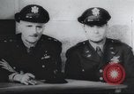 Standbild Brigadier General Ira Eaker Führer von Amerikas erste schwere Bombardierung Mission in Zweiten Weltkrieg Vereinigtes Königreich, 1942, aus Sekunde 3 historischem Filmmaterial Videoclip 65675059500