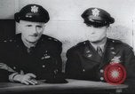 Standbild Brigadier General Ira Eaker Führer von Amerikas erste schwere Bombardierung Mission in Zweiten Weltkrieg Vereinigtes Königreich, 1942, aus Sekunde 9 historischem Filmmaterial Videoclip 65675059500