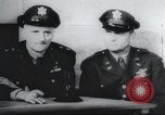Standbild Brigadier General Ira Eaker Führer von Amerikas erste schwere Bombardierung Mission in Zweiten Weltkrieg Vereinigtes Königreich, 1942, aus Sekunde 11 historischem Filmmaterial Videoclip 65675059500