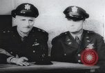 Standbild Brigadier General Ira Eaker Führer von Amerikas erste schwere Bombardierung Mission in Zweiten Weltkrieg Vereinigtes Königreich, 1942, aus Sekunde 14 historischem Filmmaterial Videoclip 65675059500