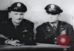 Standbild Brigadier General Ira Eaker Führer von Amerikas erste schwere Bombardierung Mission in Zweiten Weltkrieg Vereinigtes Königreich, 1942, aus Sekunde 15 historischem Filmmaterial Videoclip 65675059500