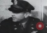 Standbild Brigadier General Ira Eaker Führer von Amerikas erste schwere Bombardierung Mission in Zweiten Weltkrieg Vereinigtes Königreich, 1942, aus Sekunde 31 historischem Filmmaterial Videoclip 65675059500