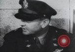 Standbild Brigadier General Ira Eaker Führer von Amerikas erste schwere Bombardierung Mission in Zweiten Weltkrieg Vereinigtes Königreich, 1942, aus Sekunde 37 historischem Filmmaterial Videoclip 65675059500