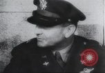 Standbild Brigadier General Ira Eaker Führer von Amerikas erste schwere Bombardierung Mission in Zweiten Weltkrieg Vereinigtes Königreich, 1942, aus Sekunde 42 historischem Filmmaterial Videoclip 65675059500