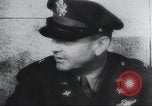 Standbild Brigadier General Ira Eaker Führer von Amerikas erste schwere Bombardierung Mission in Zweiten Weltkrieg Vereinigtes Königreich, 1942, aus Sekunde 43 historischem Filmmaterial Videoclip 65675059500