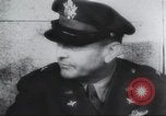 Standbild Brigadier General Ira Eaker Führer von Amerikas erste schwere Bombardierung Mission in Zweiten Weltkrieg Vereinigtes Königreich, 1942, aus Sekunde 49 historischem Filmmaterial Videoclip 65675059500