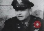 Standbild Brigadier General Ira Eaker Führer von Amerikas erste schwere Bombardierung Mission in Zweiten Weltkrieg Vereinigtes Königreich, 1942, aus Sekunde 56 historischem Filmmaterial Videoclip 65675059500