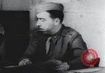 Standbild Intelligenz debriefing England, 1942, aus Sekunde 9 historischem Filmmaterial Videoclip 65675059501