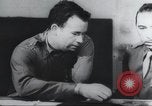 Standbild Intelligenz debriefing England, 1942, aus Sekunde 16 historischem Filmmaterial Videoclip 65675059501
