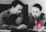 Standbild Intelligenz debriefing England, 1942, aus Sekunde 32 historischem Filmmaterial Videoclip 65675059501