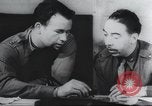 Standbild Intelligenz debriefing England, 1942, aus Sekunde 35 historischem Filmmaterial Videoclip 65675059501