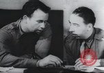 Standbild Intelligenz debriefing England, 1942, aus Sekunde 36 historischem Filmmaterial Videoclip 65675059501