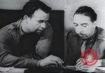 Standbild Intelligenz debriefing England, 1942, aus Sekunde 37 historischem Filmmaterial Videoclip 65675059501