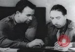 Standbild Intelligenz debriefing England, 1942, aus Sekunde 38 historischem Filmmaterial Videoclip 65675059501
