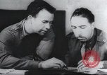 Standbild Intelligenz debriefing England, 1942, aus Sekunde 42 historischem Filmmaterial Videoclip 65675059501