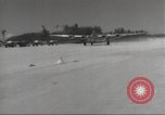 Immagine di Aviosuperficie di Nadzab complessa Nuova Guinea, 1944, secondo 29 filmato di repertorio 65675059507