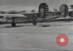 Immagine di Aviosuperficie di Nadzab complessa Nuova Guinea, 1944, secondo 32 filmato di repertorio 65675059507