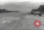 Immagine di Aviosuperficie di Nadzab complessa Nuova Guinea, 1944, secondo 43 filmato di repertorio 65675059507
