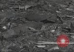 Image Destruction sur l'île Wakde de raid aérien japonais Wakde Island Nouvelle Guinée, 1944, de la seconde 25 séquences d'archives historiques vidéo 65675059508