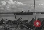 Image Destruction sur l'île Wakde de raid aérien japonais Wakde Island Nouvelle Guinée, 1944, de la seconde 32 séquences d'archives historiques vidéo 65675059508