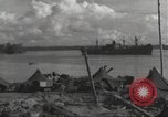 Image Destruction sur l'île Wakde de raid aérien japonais Wakde Island Nouvelle Guinée, 1944, de la seconde 34 séquences d'archives historiques vidéo 65675059508