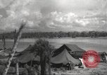 Image Destruction sur l'île Wakde de raid aérien japonais Wakde Island Nouvelle Guinée, 1944, de la seconde 50 séquences d'archives historiques vidéo 65675059508