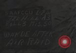 Standbild Hinterlassenschaft der japanischen Luftangriff auf US-Flugplatz gehalten Wakde Insel Neuguinea, 1944, aus Sekunde 9 historischem Filmmaterial Videoclip 65675059509