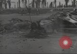 Standbild Hinterlassenschaft der japanischen Luftangriff auf US-Flugplatz gehalten Wakde Insel Neuguinea, 1944, aus Sekunde 16 historischem Filmmaterial Videoclip 65675059509