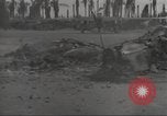 Standbild Hinterlassenschaft der japanischen Luftangriff auf US-Flugplatz gehalten Wakde Insel Neuguinea, 1944, aus Sekunde 18 historischem Filmmaterial Videoclip 65675059509