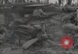 Standbild Hinterlassenschaft der japanischen Luftangriff auf US-Flugplatz gehalten Wakde Insel Neuguinea, 1944, aus Sekunde 22 historischem Filmmaterial Videoclip 65675059509