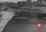Standbild Hinterlassenschaft der japanischen Luftangriff auf US-Flugplatz gehalten Wakde Insel Neuguinea, 1944, aus Sekunde 28 historischem Filmmaterial Videoclip 65675059509