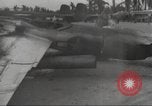 Standbild Hinterlassenschaft der japanischen Luftangriff auf US-Flugplatz gehalten Wakde Insel Neuguinea, 1944, aus Sekunde 30 historischem Filmmaterial Videoclip 65675059509
