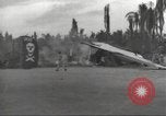 Standbild Hinterlassenschaft der japanischen Luftangriff auf US-Flugplatz gehalten Wakde Insel Neuguinea, 1944, aus Sekunde 32 historischem Filmmaterial Videoclip 65675059509