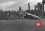 Standbild Hinterlassenschaft der japanischen Luftangriff auf US-Flugplatz gehalten Wakde Insel Neuguinea, 1944, aus Sekunde 34 historischem Filmmaterial Videoclip 65675059509