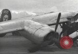 Standbild Hinterlassenschaft der japanischen Luftangriff auf US-Flugplatz gehalten Wakde Insel Neuguinea, 1944, aus Sekunde 40 historischem Filmmaterial Videoclip 65675059509