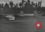 Standbild Hinterlassenschaft der japanischen Luftangriff auf US-Flugplatz gehalten Wakde Insel Neuguinea, 1944, aus Sekunde 45 historischem Filmmaterial Videoclip 65675059509
