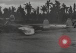 Standbild Hinterlassenschaft der japanischen Luftangriff auf US-Flugplatz gehalten Wakde Insel Neuguinea, 1944, aus Sekunde 46 historischem Filmmaterial Videoclip 65675059509